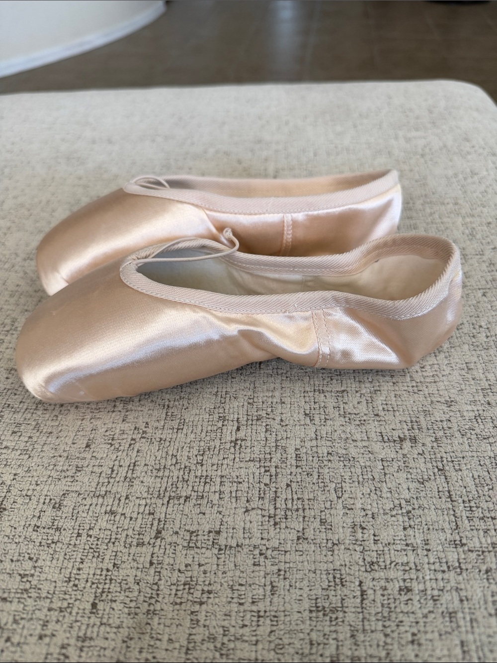 NEW R-Class Adaptive Collection A69 Pointe Shoes - Picture 7 of 9